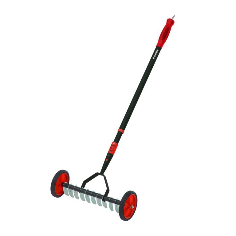 5038210010651 1 Darlac Telescopic Lawn Scarifier.jpg